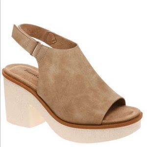 Pierre Dumas Taupe Wedges
